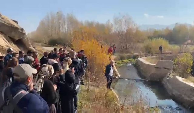 Gürpınar'da, Urartu'dan günümüze kalan tarihi yapılar ziyaret edildi
