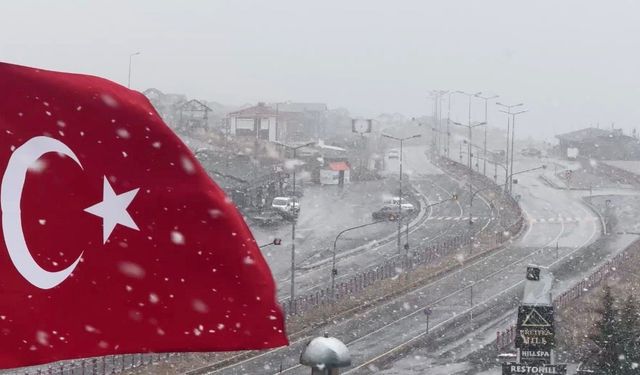 Erciyes’te kar yeniden yüzünü gösterdi