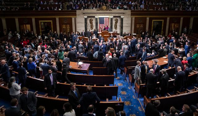 ABD hükümeti yeniden açılıyor: Senato geçici bütçeye onay verdi