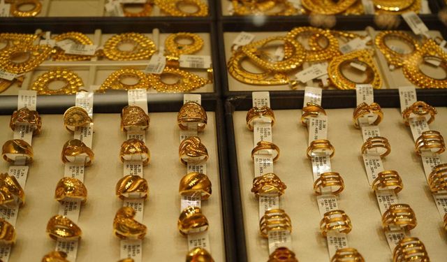 Altın fiyatları haftaya düşüşle başladı