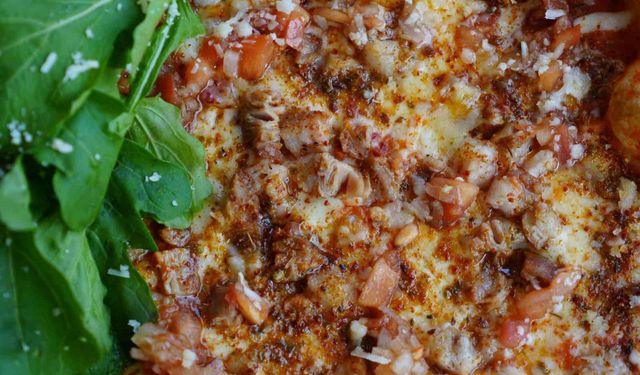 Balıkesir’den dünyaya yeni lezzet: Kokoreçli pizza