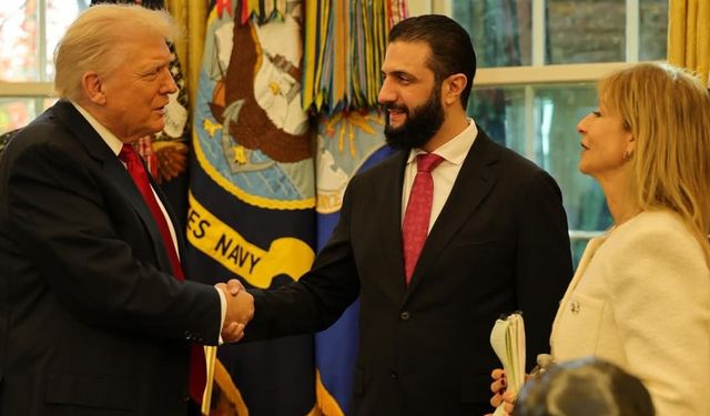 Suriye Devlet Başkanı eş-Şara, ABD Başkanı Trump ile bir araya geldi