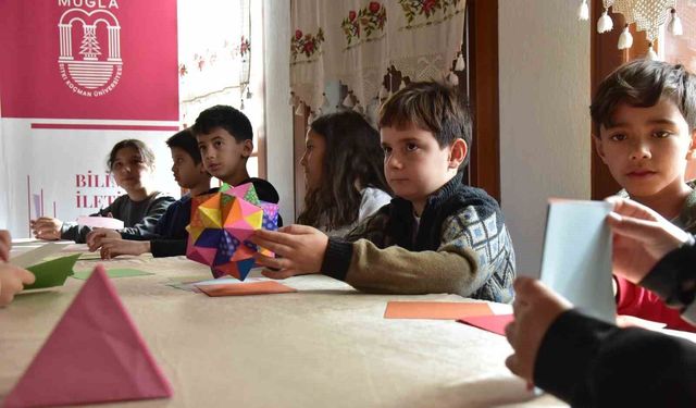 Çocuklar origami ile geometrinin dünyasını keşfetti