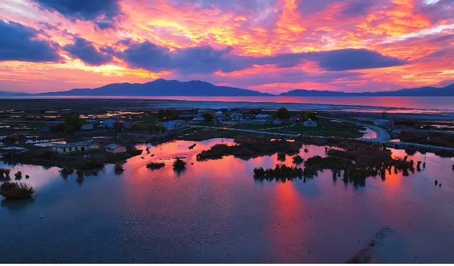 Erçek Gölü’nde muhteşem günbatımı