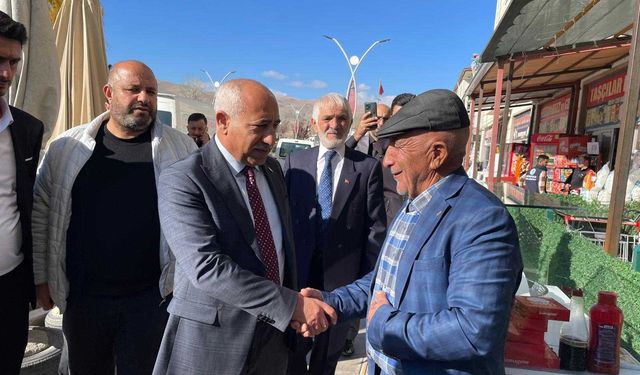 MHP Van İl Başkanı Güngöralp, Gürpınar esnaflarını ziyaret etti