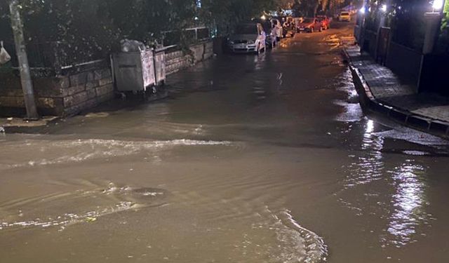 İstanbul’da yollar göle döndü