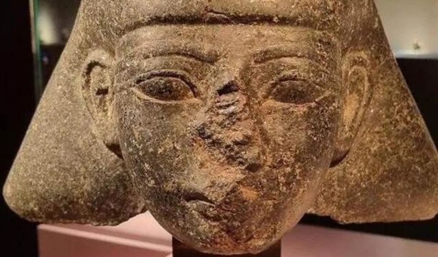 Hollanda, çalınan 3 bin 500 yıllık antik heykeli Mısır’a iade ediyor