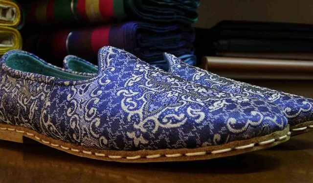 Kutnu kumaşından yapılan ürünler büyük ilgi görüyor