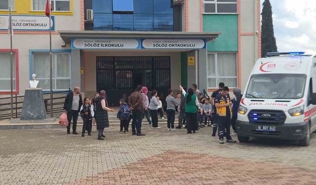 Şinitzel ve makarna yiyen 20 öğrenci hastaneye kaldırıldı