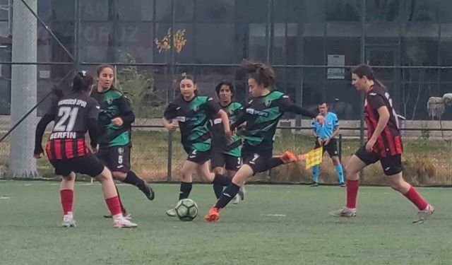 TFF Kadınlar 2. Lig: Vangücü SK:  4 - Kahramanmaraş Anadolu SK:  2