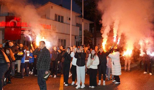 Türkiye şampiyonlarına davul-zurnalı karşılama