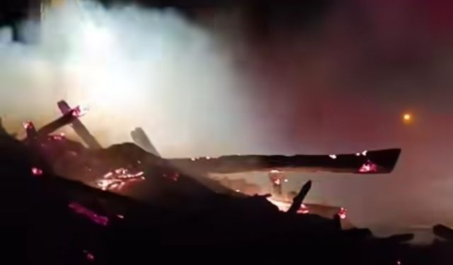 Van Gürpınar'da samanlıkta yangın