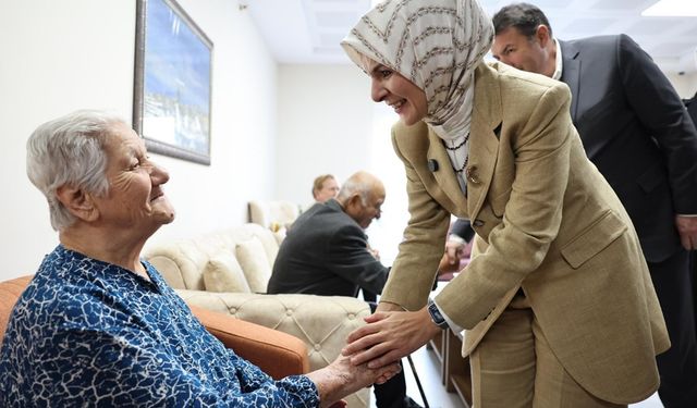 Yaşlı ve engelli aylıkları hesaplara yatırılmaya başlandı