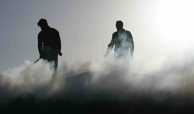 Zor şartlarda üretilen kömürün tonu 28 bin liradan satılıyor