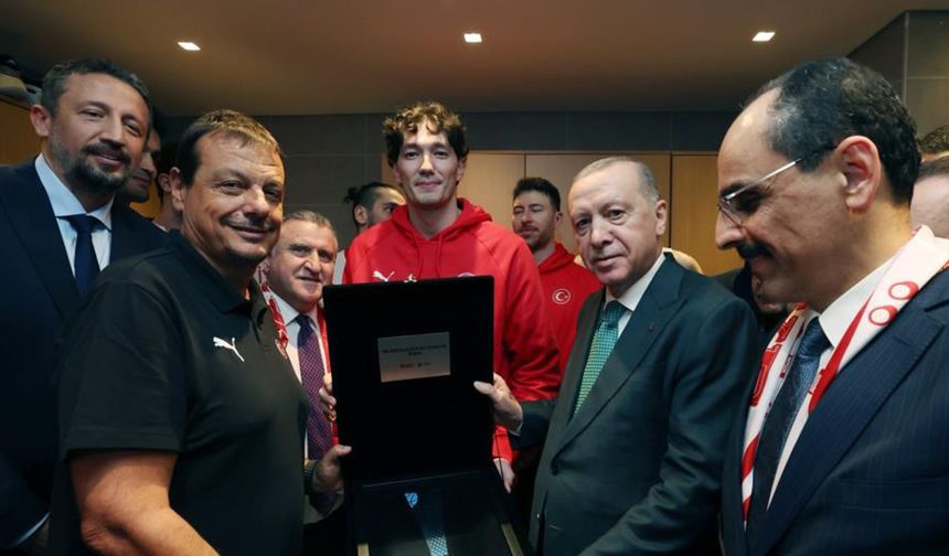 Millilerden Cumhurbaşkanı Erdoğan’a Anlamlı Hediye