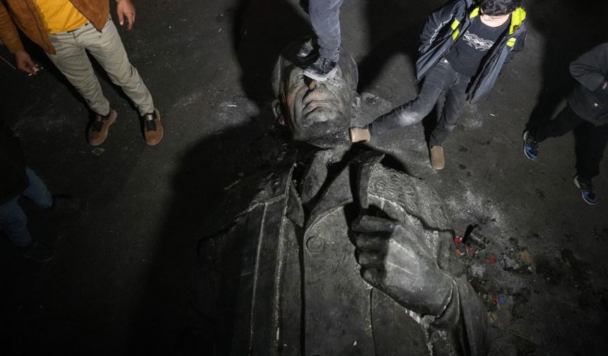 Suriye devriminin üzerinden 1 yıl geçti