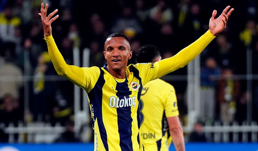 Fenerbahçe'de Rodrigo Becao kadro dışı bırakıldı