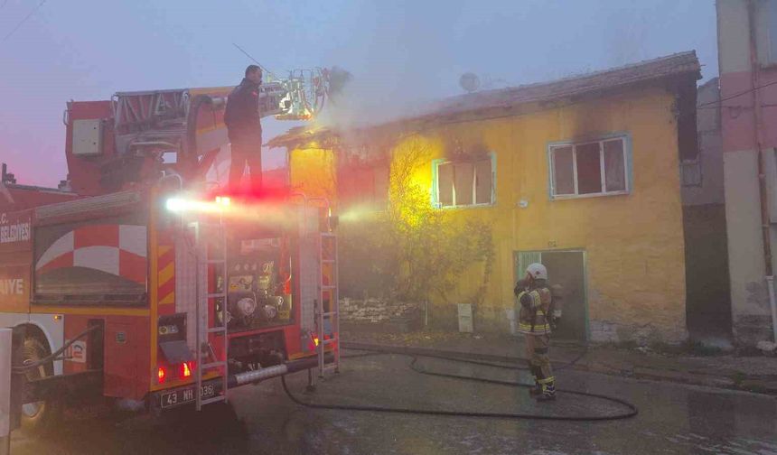 Kütahya'da ahşap evde çıkan yangında 85 yaşındaki kadın hayatını kaybetti