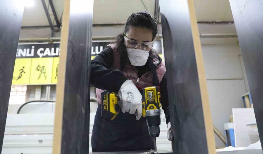 12 yıl öğretmenlikten sonra marangoz oldu