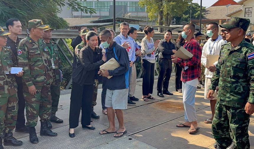 Tayland, ateşkes kapsamında 18 Kamboçyalı askeri serbest bıraktı