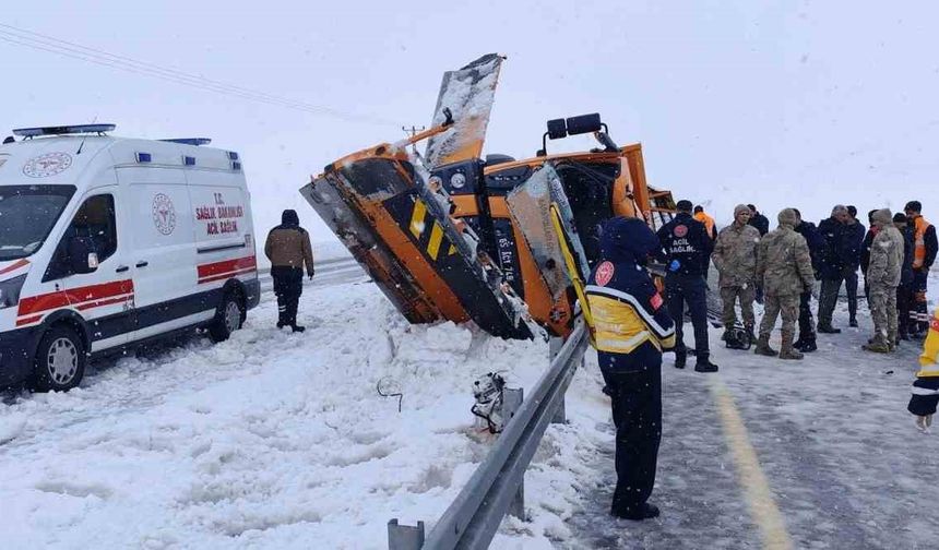Van’da iş makinesi kaza yaptı: 1 ölü, 1 ağır yaralı