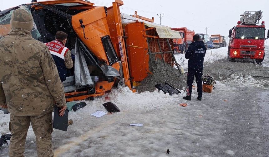 Van’daki trafik kazasında ölü sayısı 2’ye yükseldi: İşte hayatını kaybedenlerin isimleri…