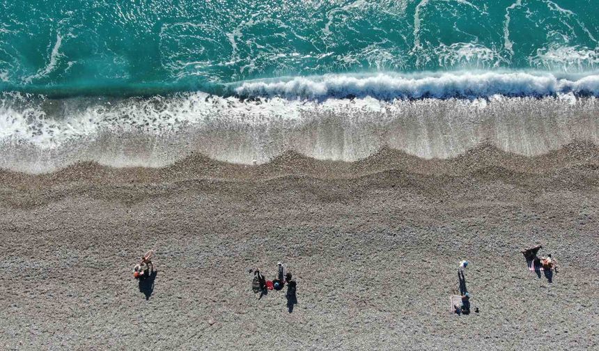 Bir gün arayla iki mevsim: Dün sağanak ve fırtına, bugün deniz keyfi