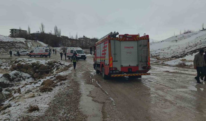 Van'da bir araç dereye uçtu : 3 yaralı