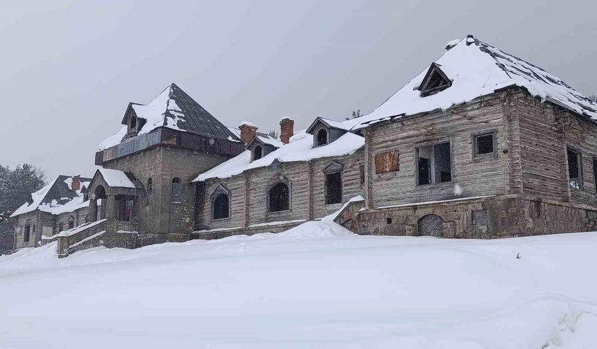 Kars’ta tarihe terk edilen miras: Asırlık Rus köşkü ayakta kalma mücadelesi veriyor