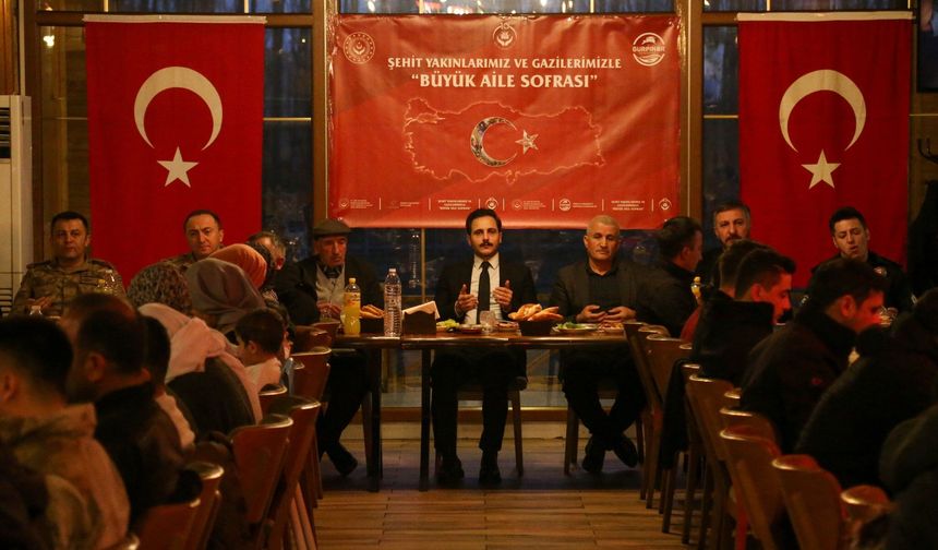 Gürpınar’da Şehit Aileleri ve Gaziler Onuruna İftar Programı