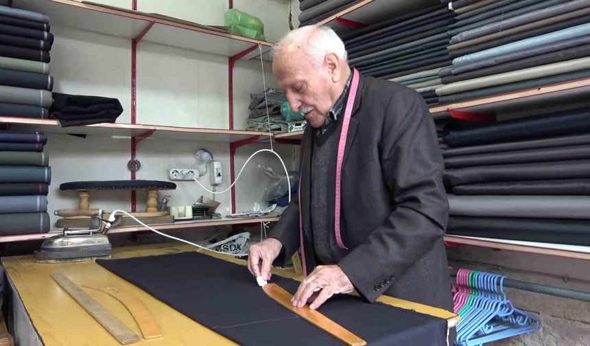 Şalvar Ustası Hacı Tümay, Mesleğini Yaşatmaya Devam Ediyor
