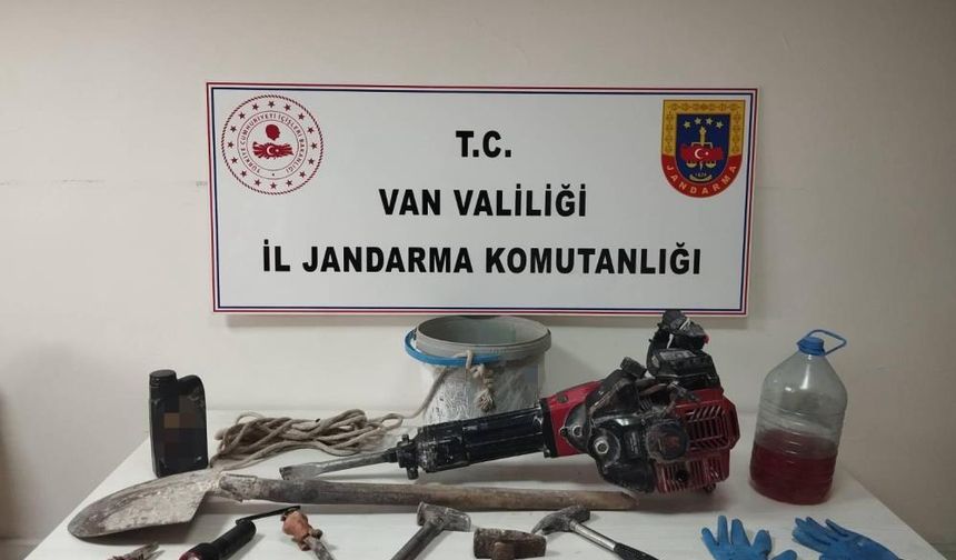 Van'da kaçak kazı yapan 4 kişiye adli işlem yapıldı