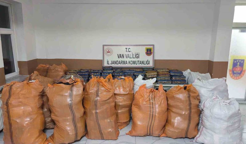 Başkale’de Gümrük Kaçağı Malzeme Ele Geçirildi