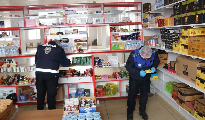 Edremit’te Okul Kantinlerine Sıkı Denetim: 2 Ton Ürün İmha Edildi