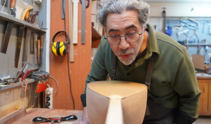 Van’dan dünyaya uzanan bağlama sesi