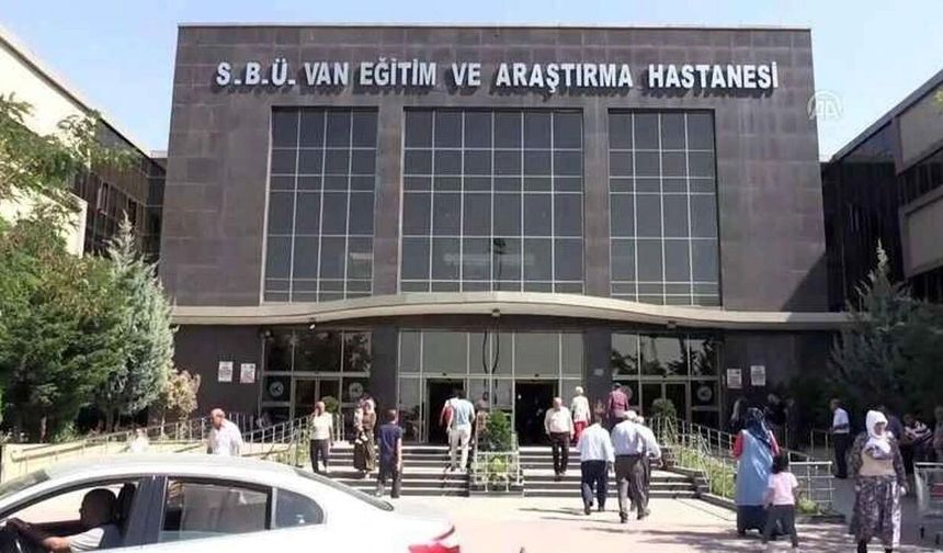 Van’da DMEK yöntemiyle ilk kez kısmi kornea nakli yapıldı