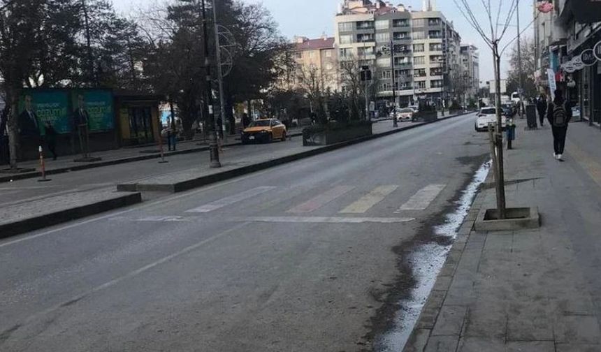 Van’da Maraş Caddesi trafiğe kapatıldı: İşte nedeni…