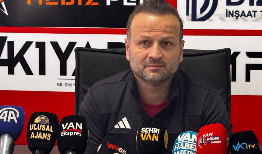 Vanspor Teknik Direktörü Osman Zeki Korkmaz’dan Erzurumspor Açıklaması