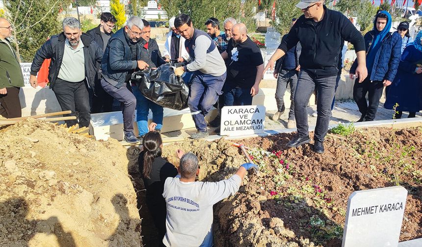 Kayıp kızını 3 yıl sonra mezarda buldu