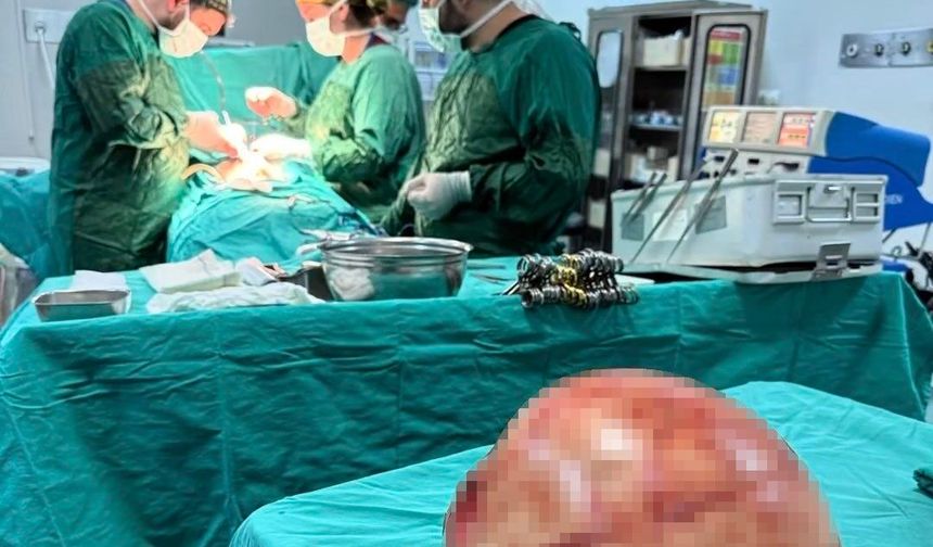 Van’da bir kadının karnından 35 santimetrelik dev kitle çıkarıldı