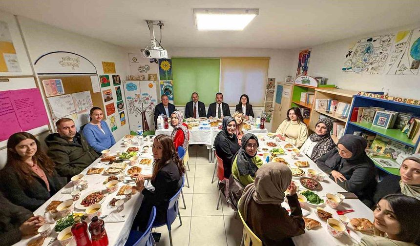 Türkiye Eğitim Gönüllüleri Vakfı gönüllüleri ve yöneticileri iftarda buluştu