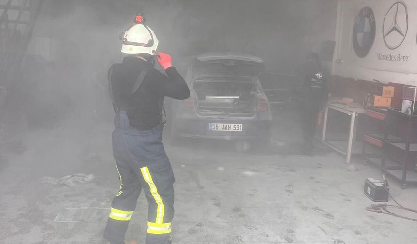 Van Oto Sanayi Sitesi’nde araç alev aldı