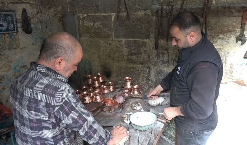 Çocukken başladığı mesleğini 50 yıldır sürdürüyor