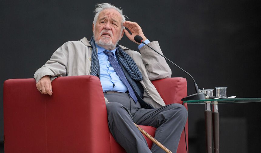 Ünlü tarihçi İlber Ortaylı hayatını kaybetti