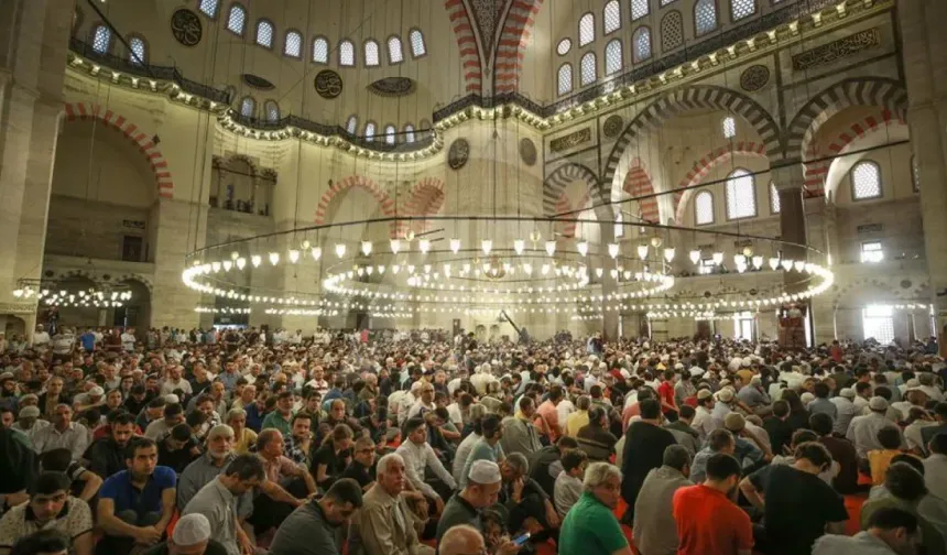 Van Bayram Namazı Saati 2026 Belli Oldu: İşte Saat ve Kılınışı