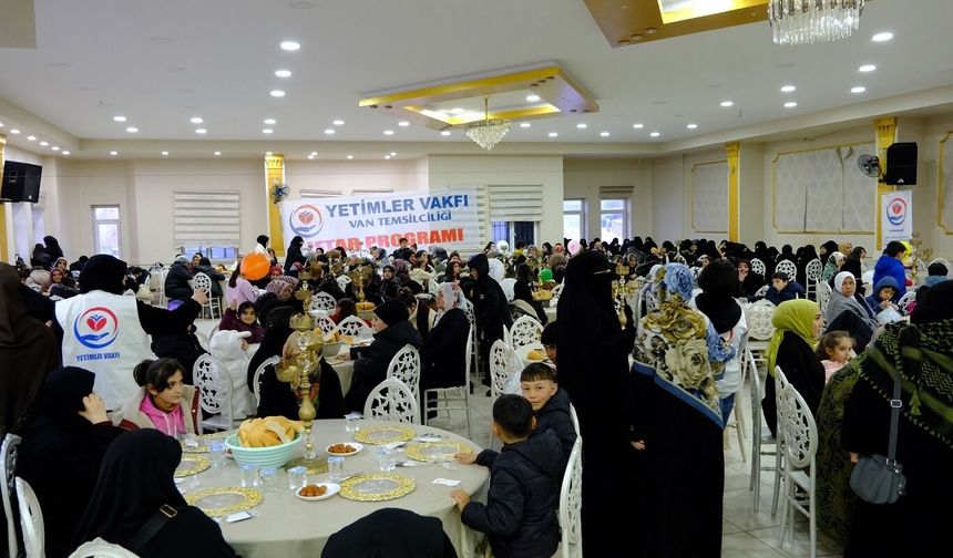 Van’da gönül sofrası: Yetimler ve hayırseverler iftarda buluştu