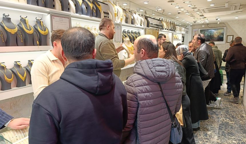 Van’daki kuyumcularda altın kalmadı: Vatandaşlar altın alamıyor