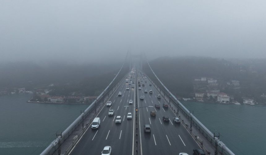 15 Temmuz Şehitler Köprüsü’nde büyüleyen sis görüntüsü