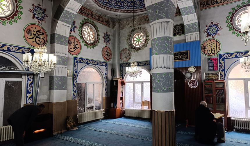 Van'da cami kapatılma riskiyle karşı karşıya! "İbadete uygun değil"