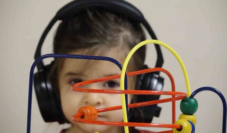 Müzikle İletişim Kuran Otizmli Genç Kız, Konservatuvarı Kazandı